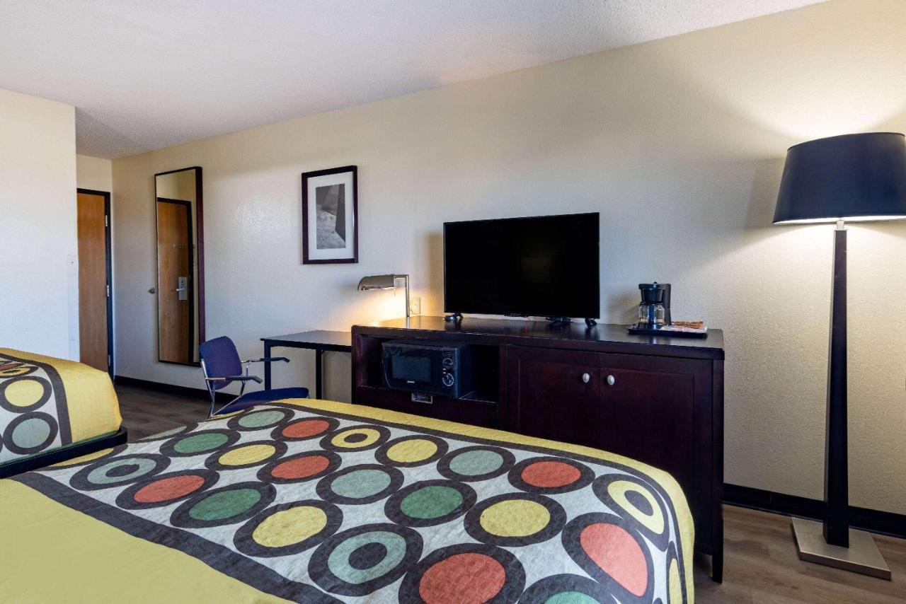 מלון Super 8 By Wyndham El Dorado מראה חיצוני תמונה