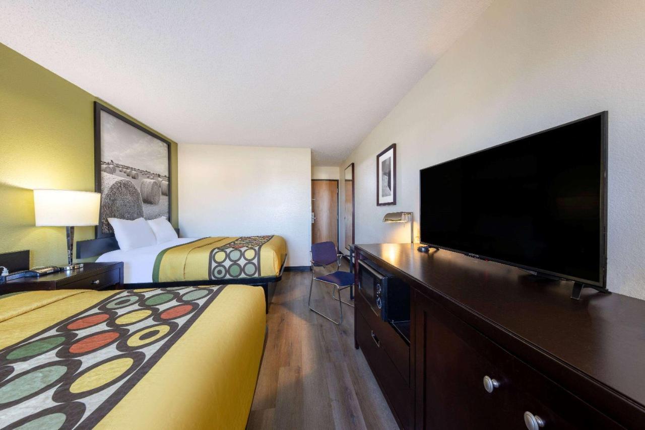 מלון Super 8 By Wyndham El Dorado מראה חיצוני תמונה